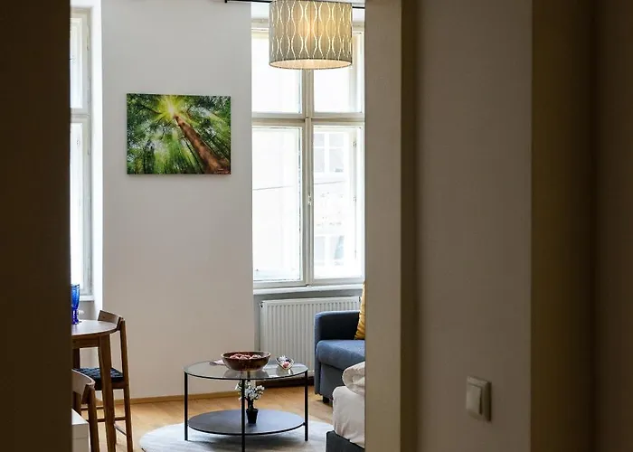 Sunny & Calm With Free Parking Appartement